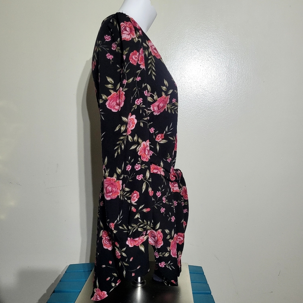 Dynamite Floral Print Blouse - Picture 2 of 6